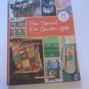 Sew Special Fat Quarter Gifts Book  Julie Johnson